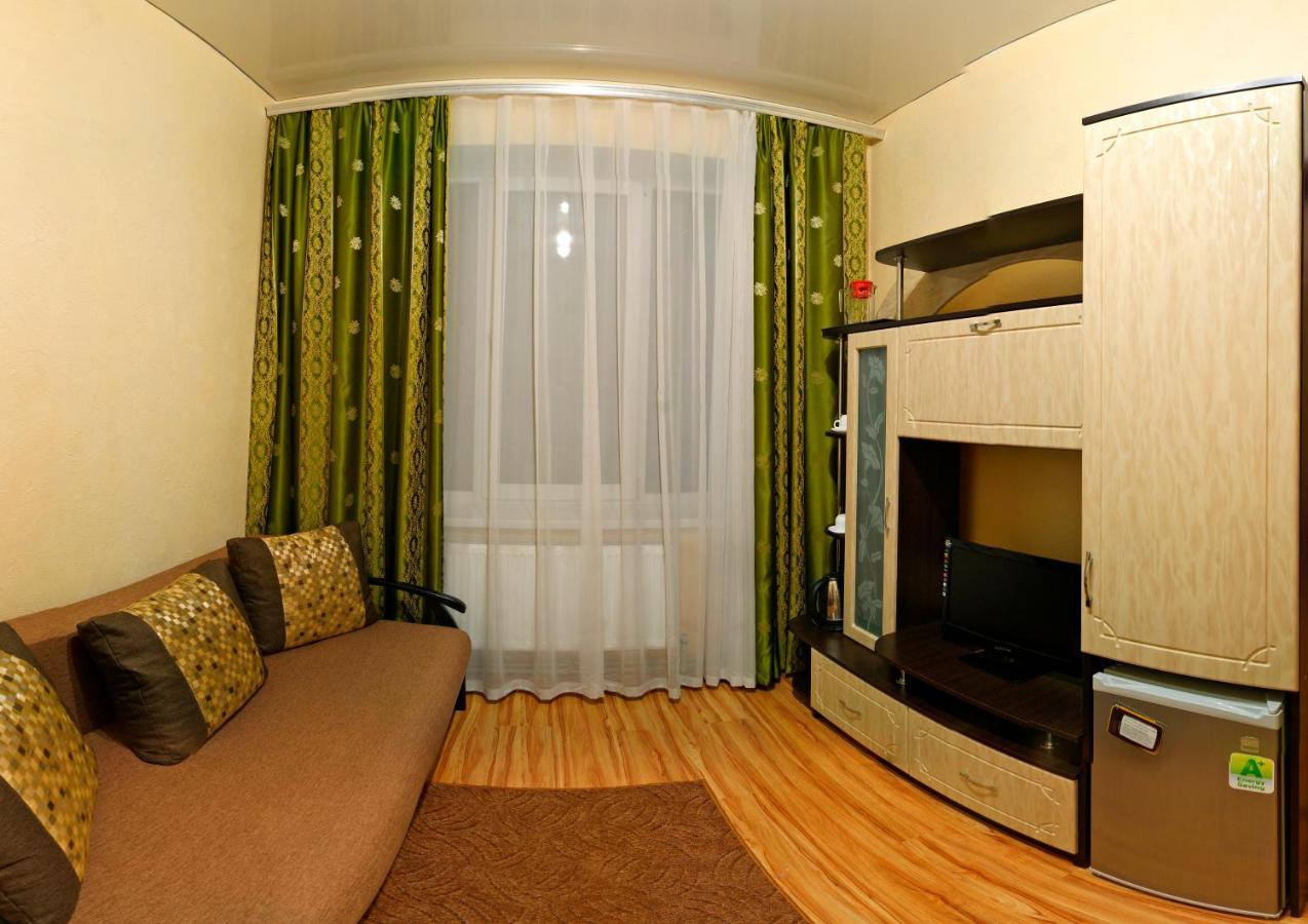 De Luxe Otel Khmilnyk Dış mekan fotoğraf