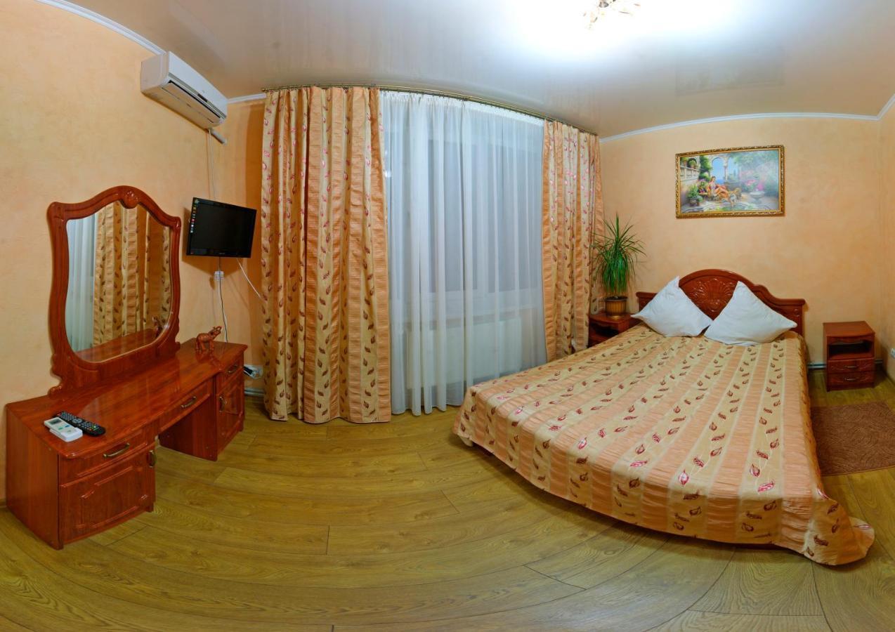 De Luxe Otel Khmilnyk Dış mekan fotoğraf