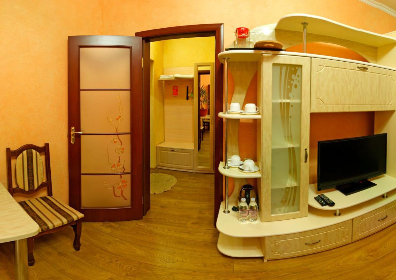De Luxe Otel Khmilnyk Dış mekan fotoğraf