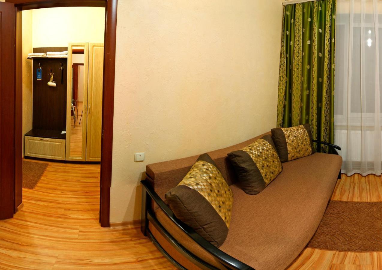 De Luxe Otel Khmilnyk Dış mekan fotoğraf