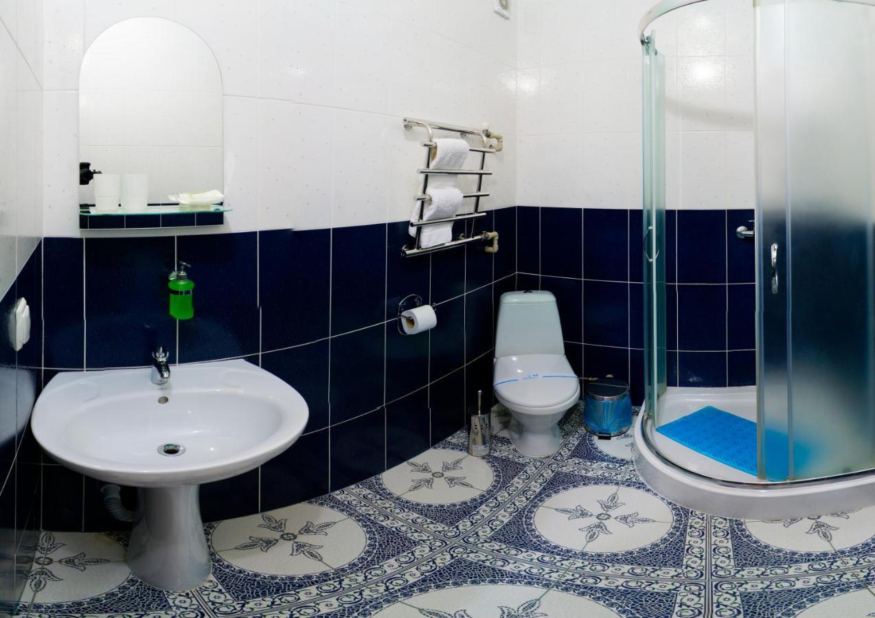 De Luxe Otel Khmilnyk Dış mekan fotoğraf