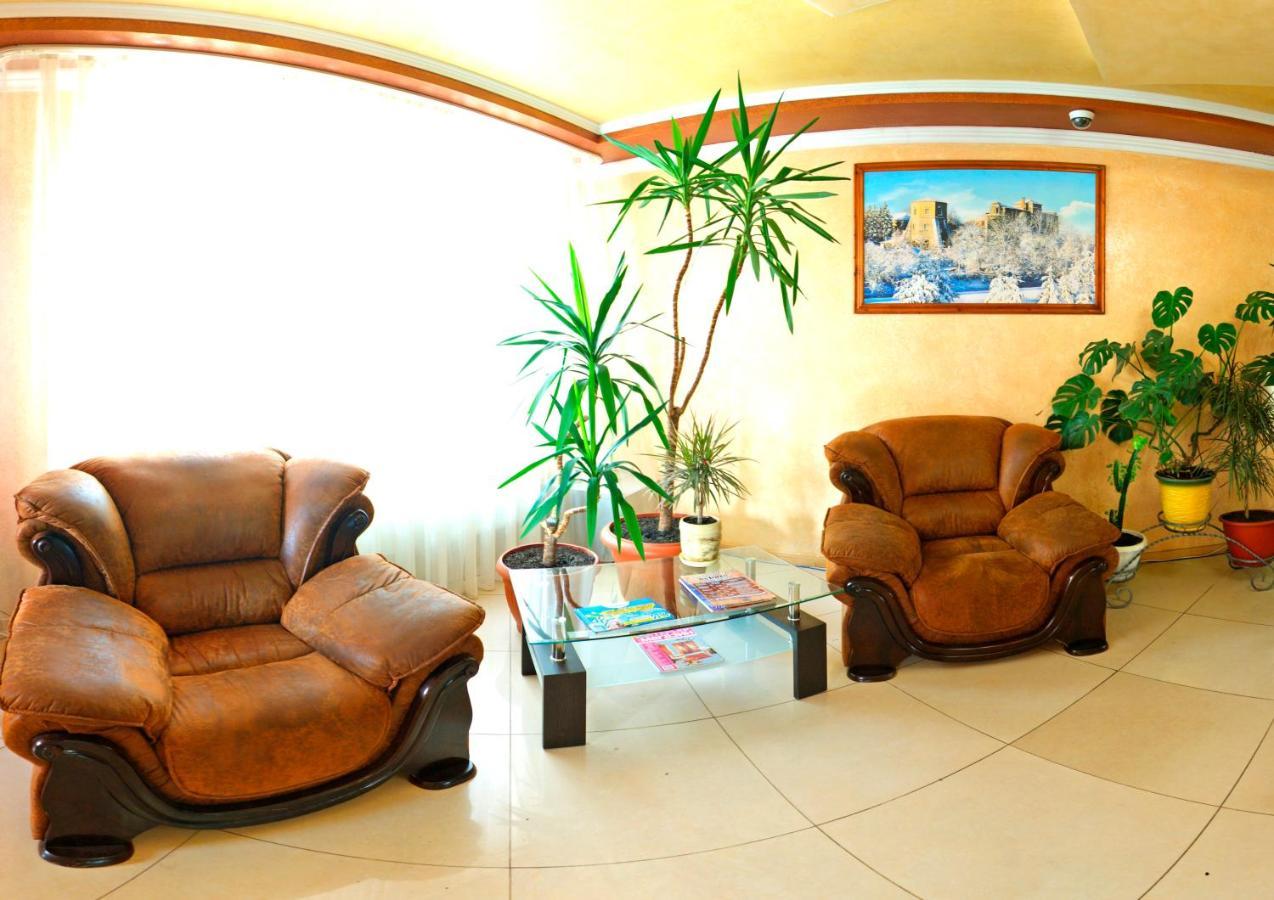 De Luxe Otel Khmilnyk Dış mekan fotoğraf