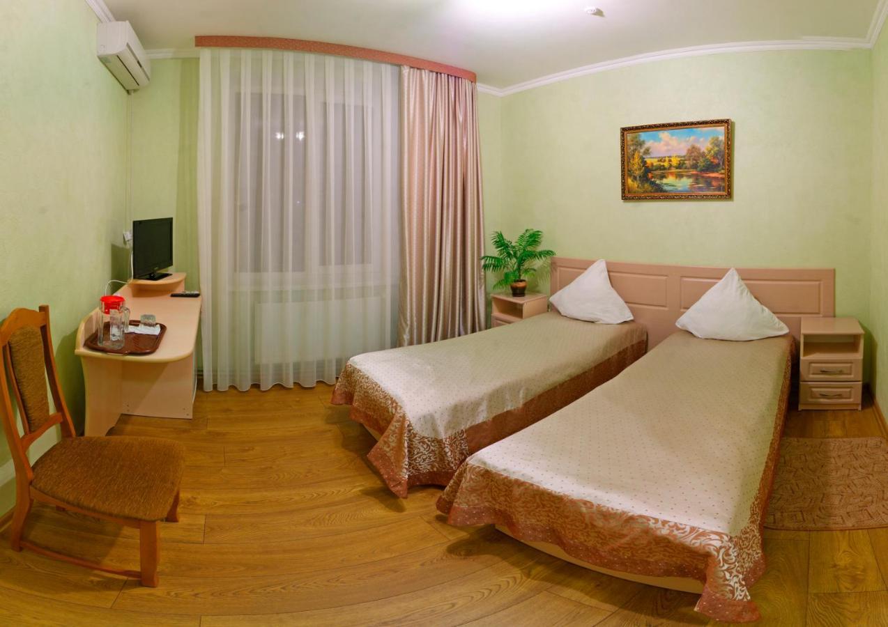 De Luxe Otel Khmilnyk Dış mekan fotoğraf