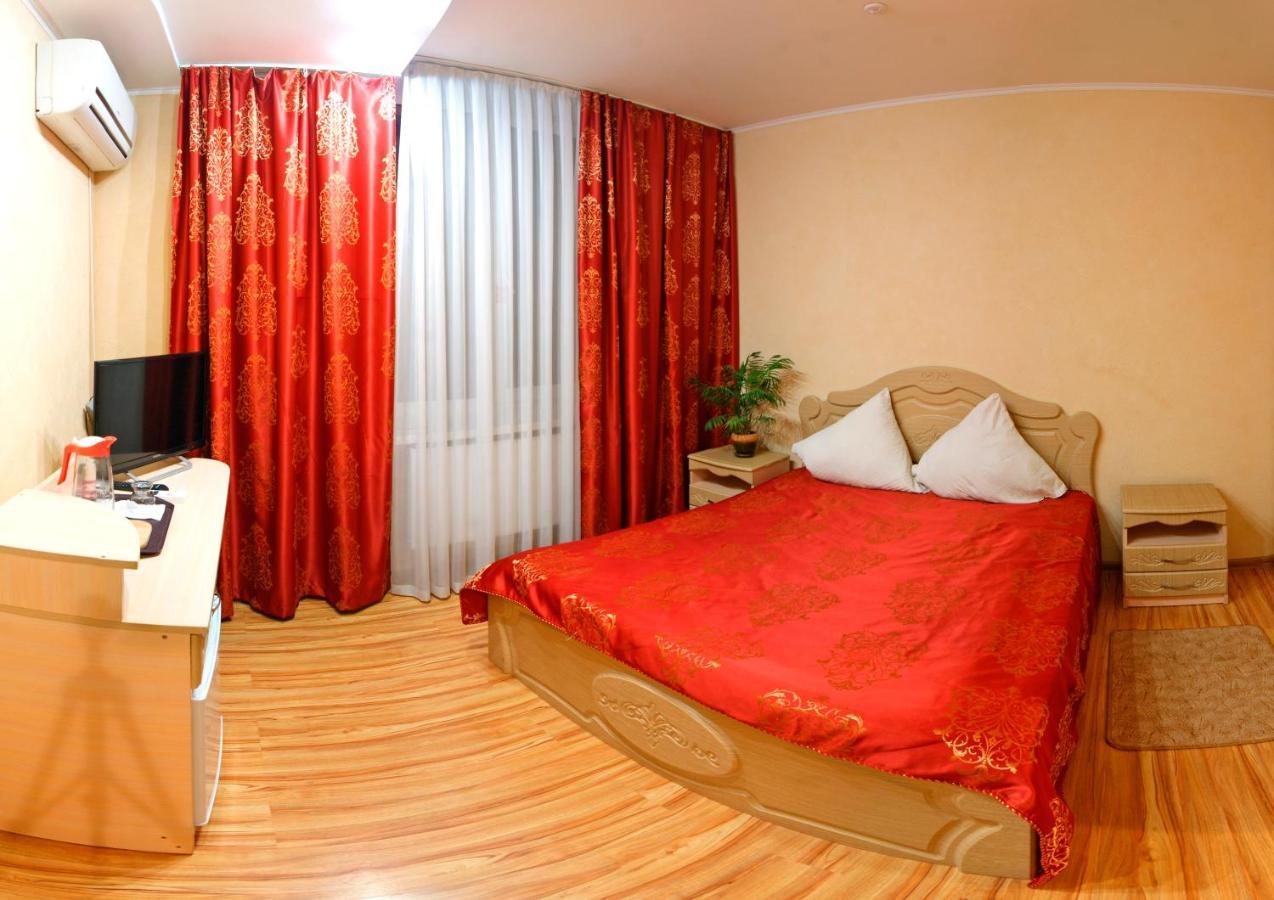 De Luxe Otel Khmilnyk Dış mekan fotoğraf