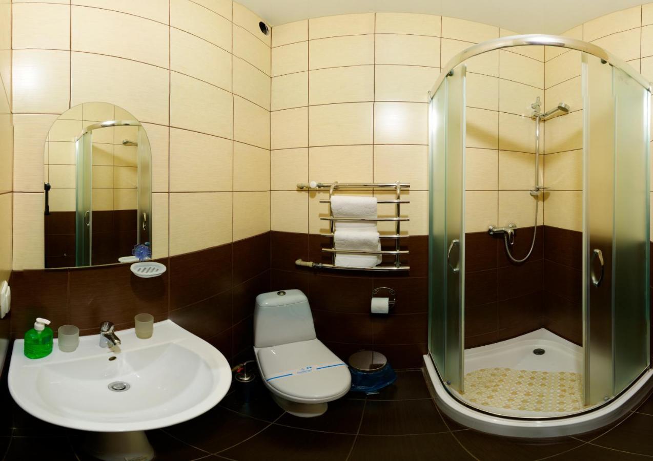 De Luxe Otel Khmilnyk Dış mekan fotoğraf